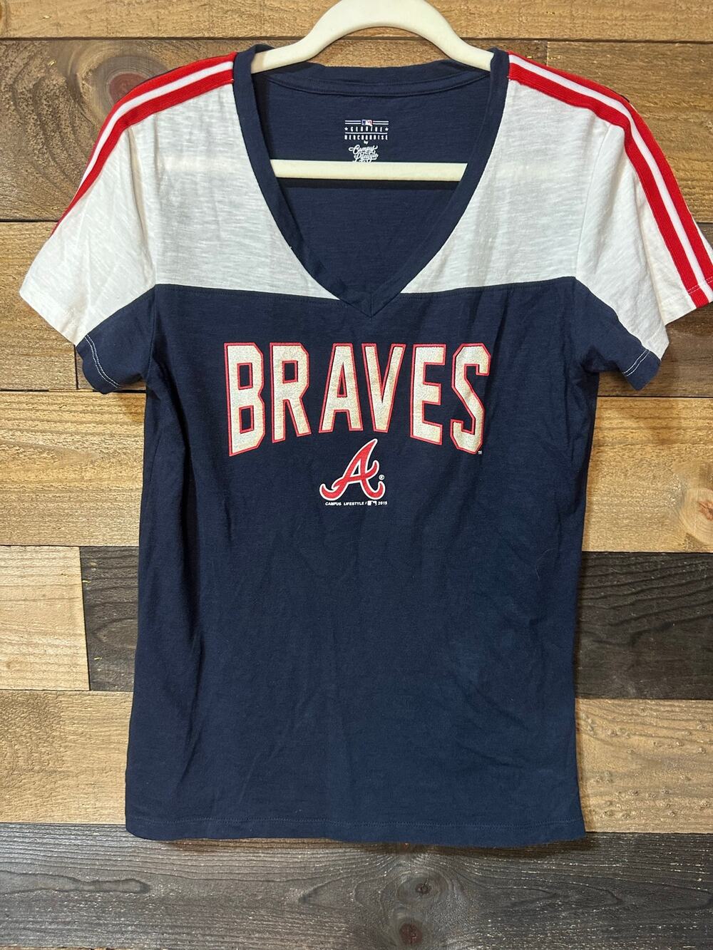 Atlanta Braves Women’s V-Neck T-Shirt Size M EUC